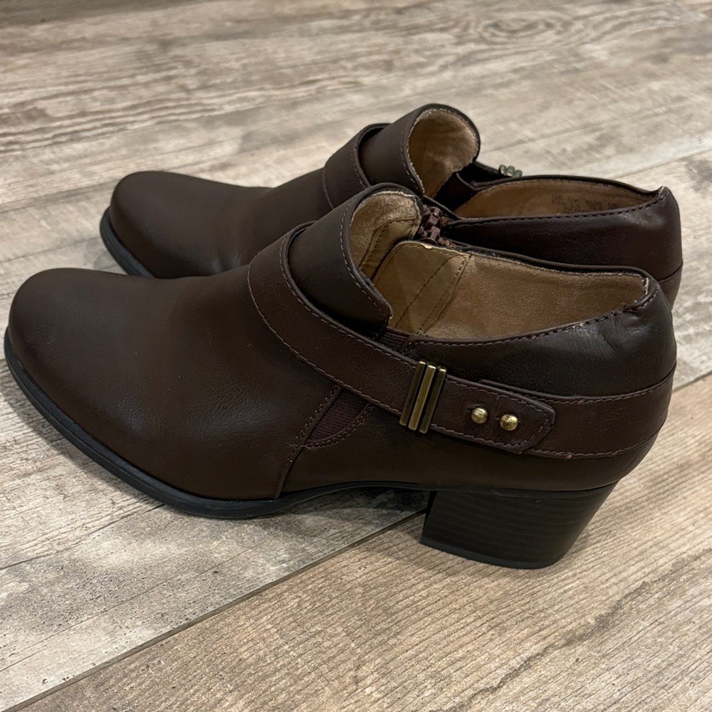 Soul Naturalizer Sz 8.5 Dark Brown Ankle Booties low boot NEW unused